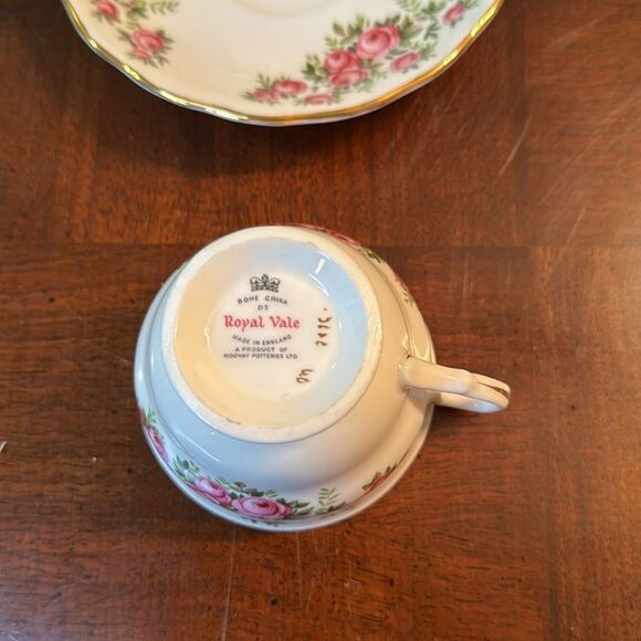 Bone China Tea Cup and Saucer Ridgway Potteries Royal Vale Pink Roses Rosebuds - Picture 4 of 6